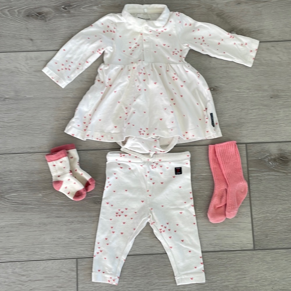 New born Polarn O. Pyret set